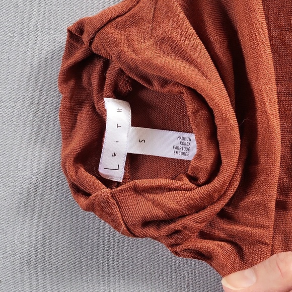 Leith Lightweight Long Sleeve Funnel Neck Top - Picture 3 of 5